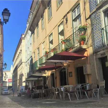 Bh4e Spacious 3-bedroom With Natural Light & Stunning Views In Bairro Alto! *